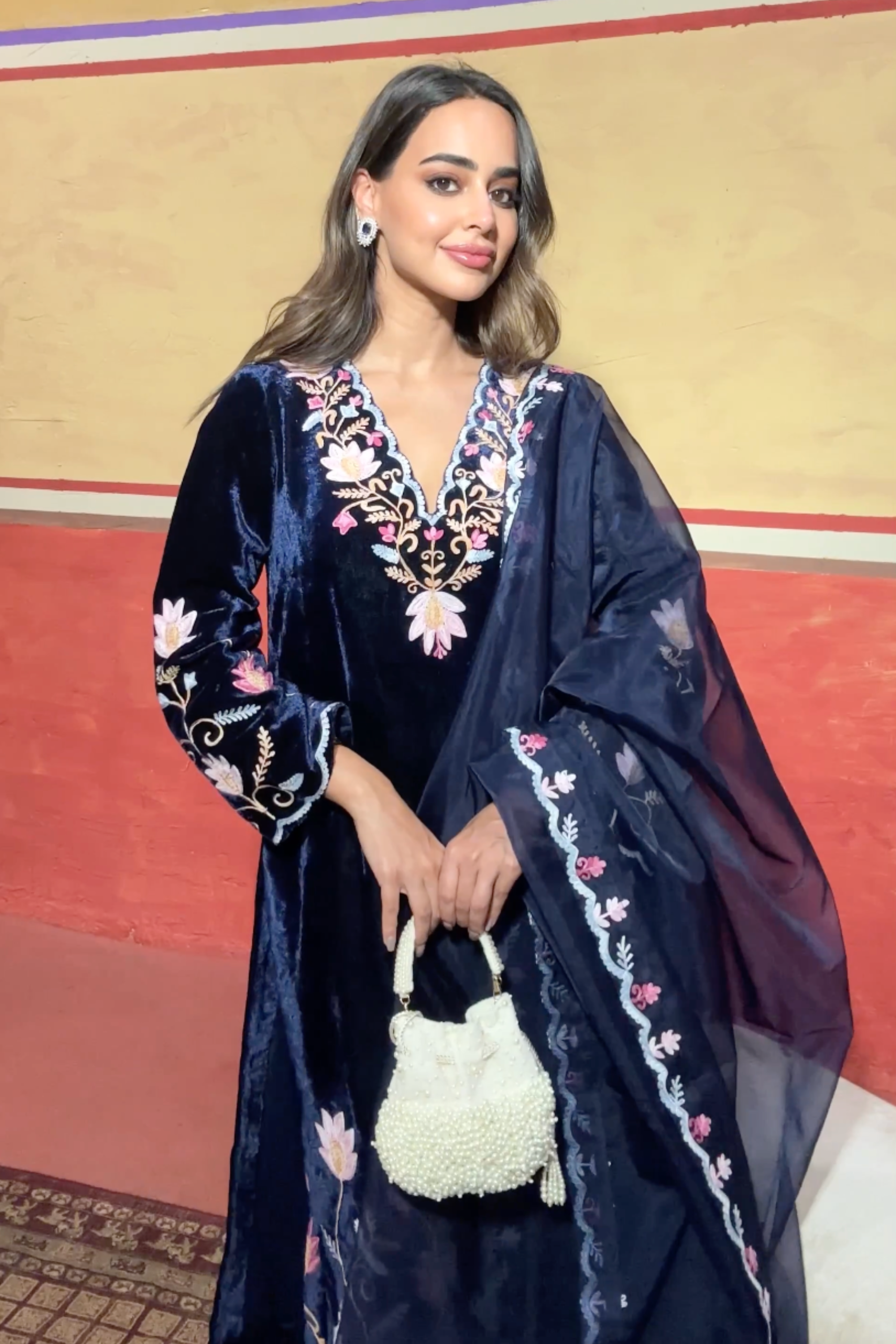 Noor-e Velvet