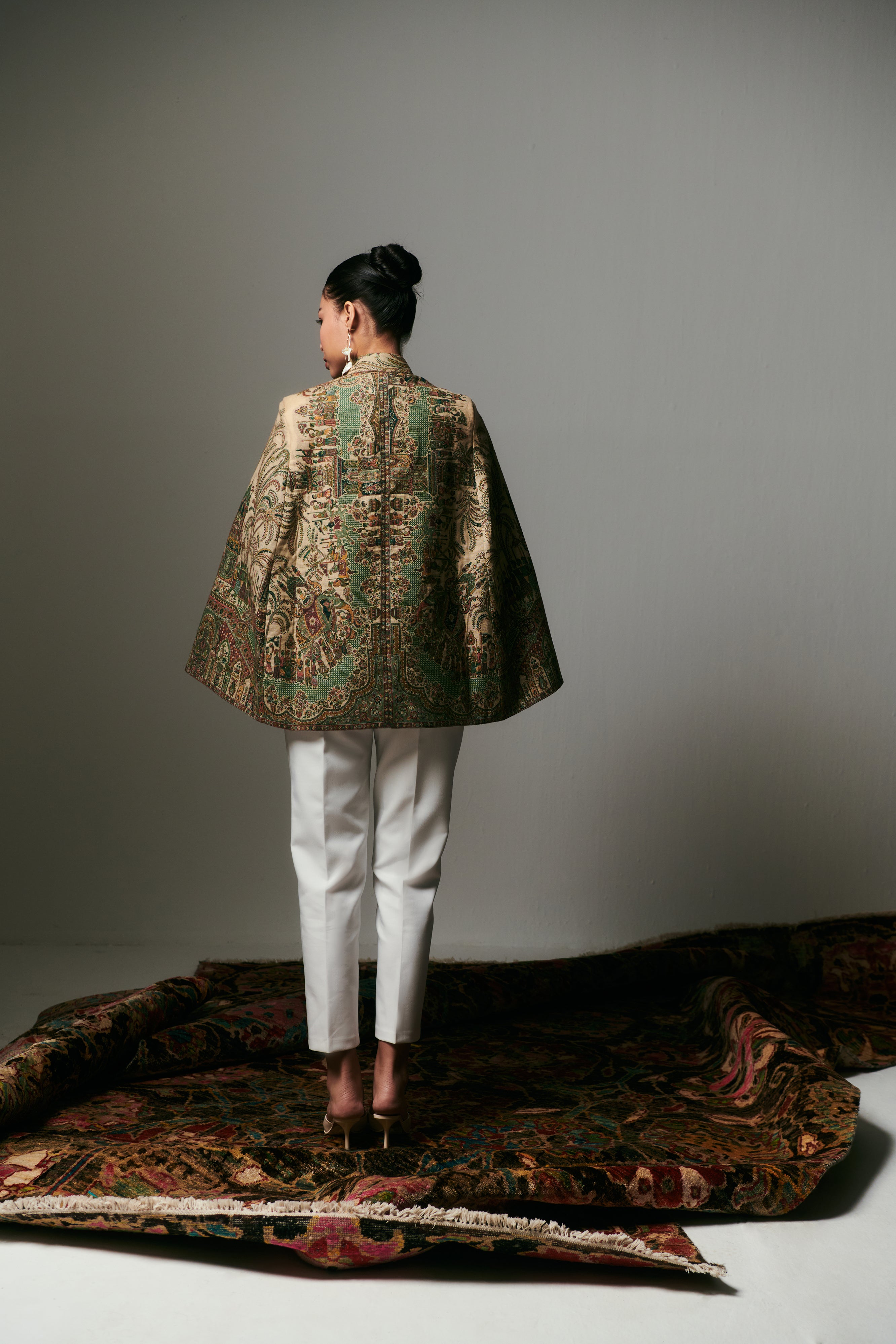 Kashmiri Art Fine Wool Cape