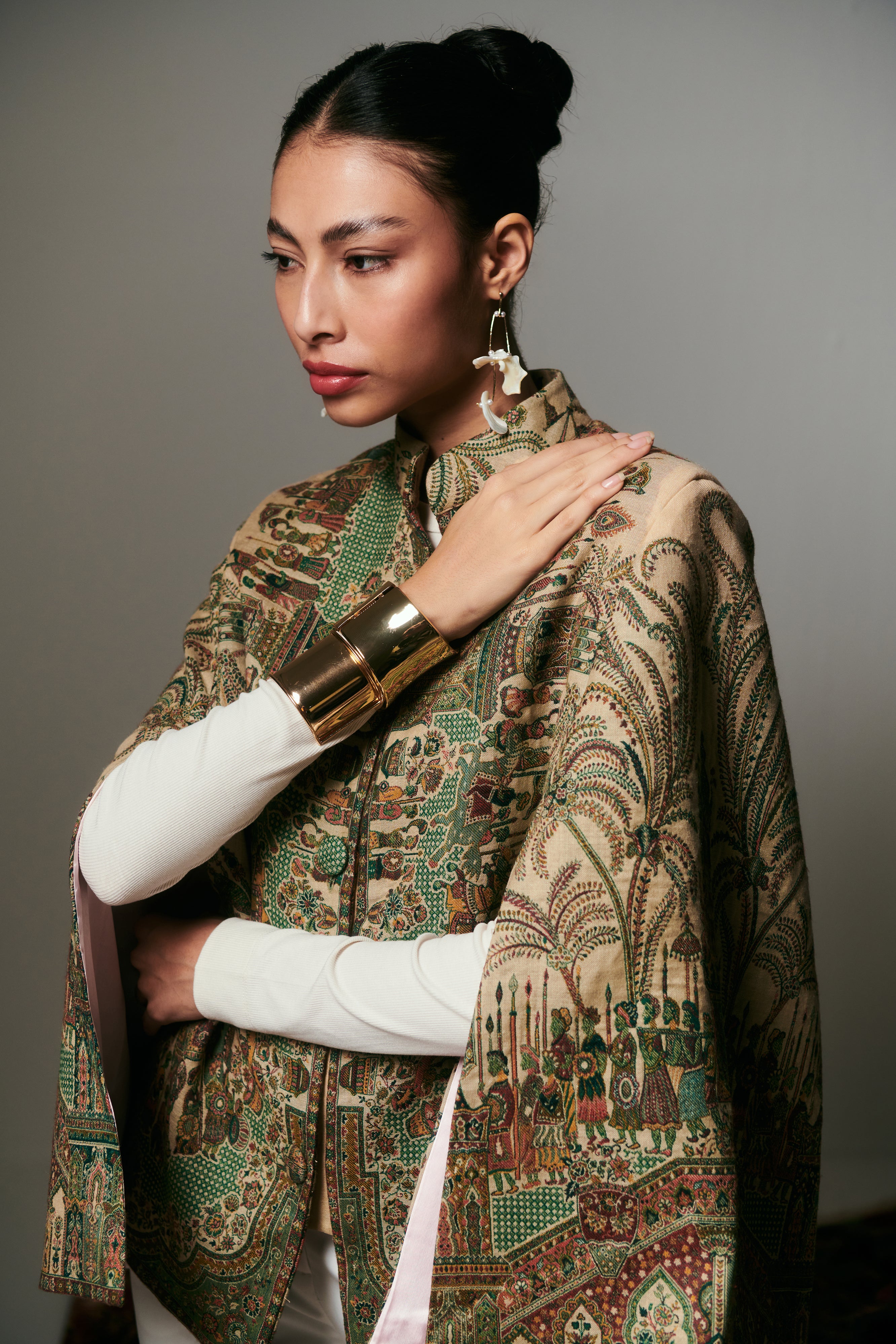 Kashmiri Art Fine Wool Cape