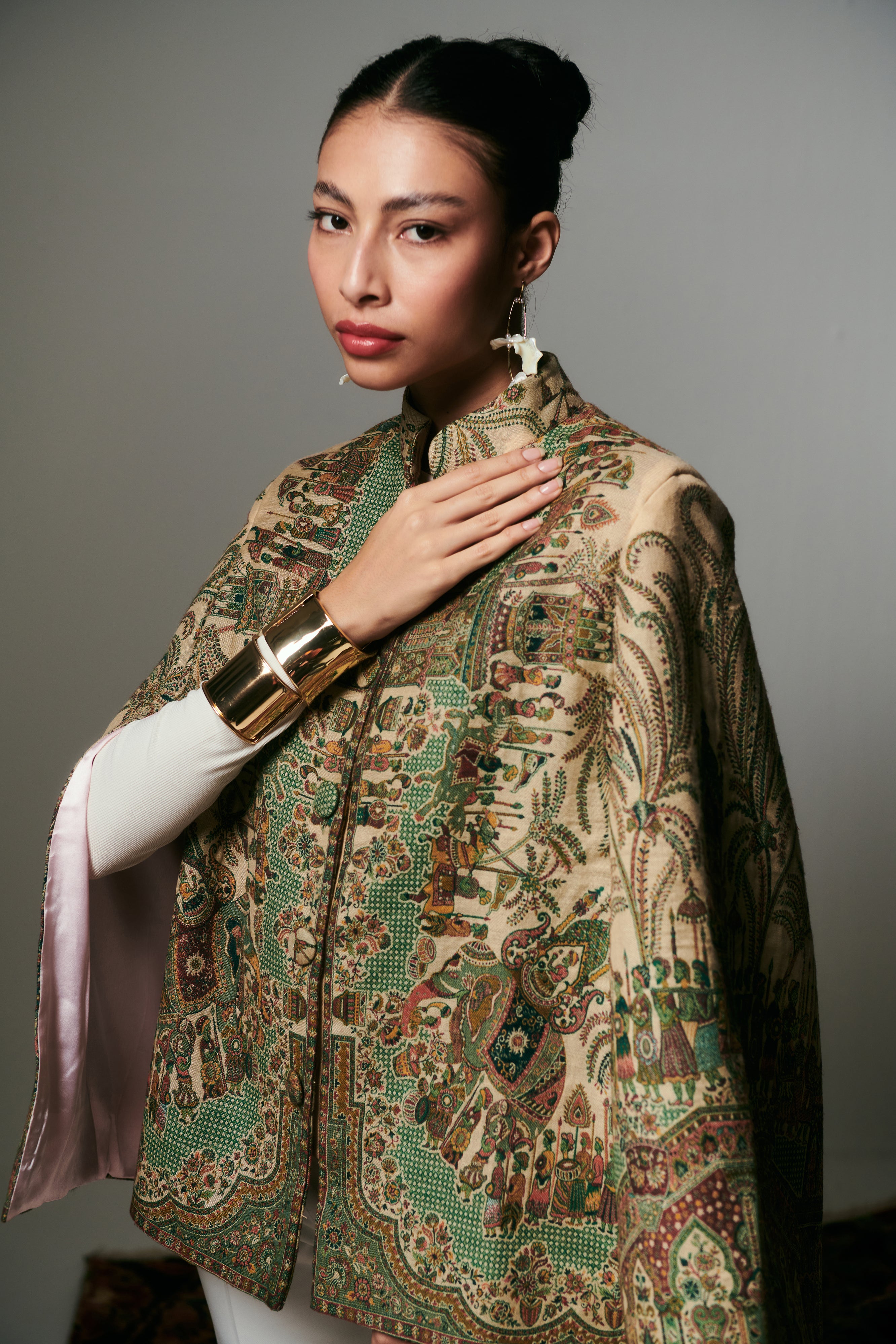 Kashmiri Art Fine Wool Cape