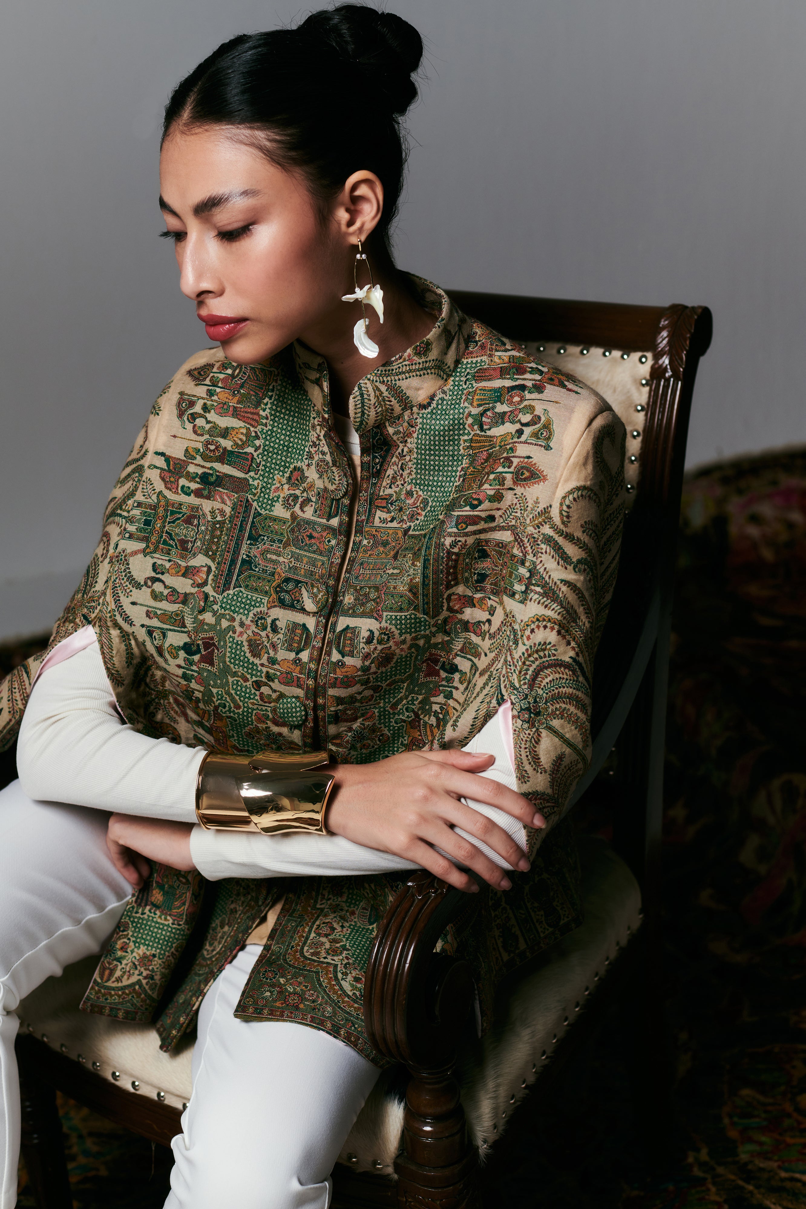 Kashmiri Art Fine Wool Cape