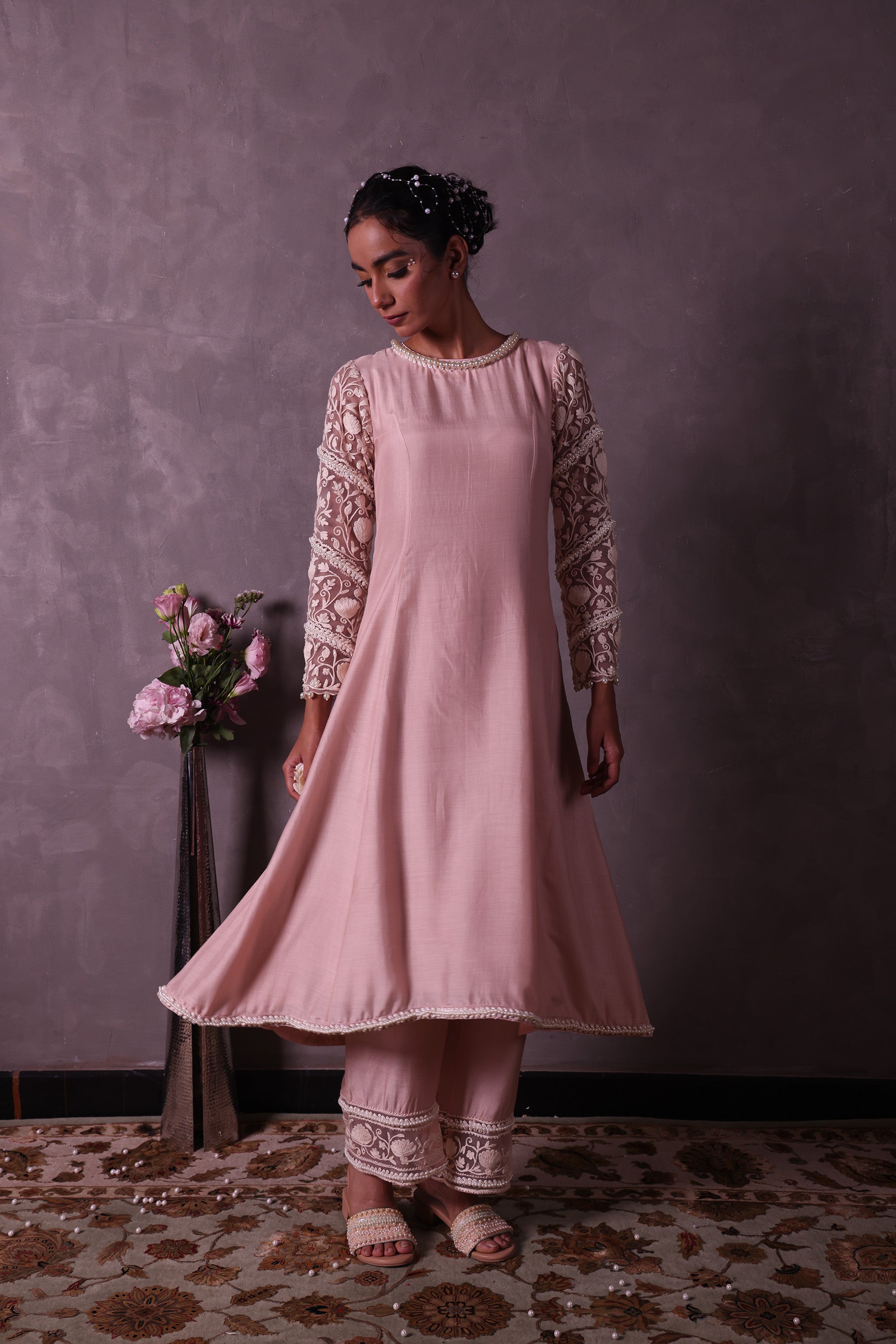 Pastel Pink Kashmiri Pheran Suit Set